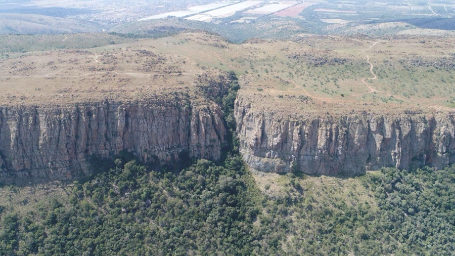 6 Bedroom Property for Sale in Remhoogte AH North West